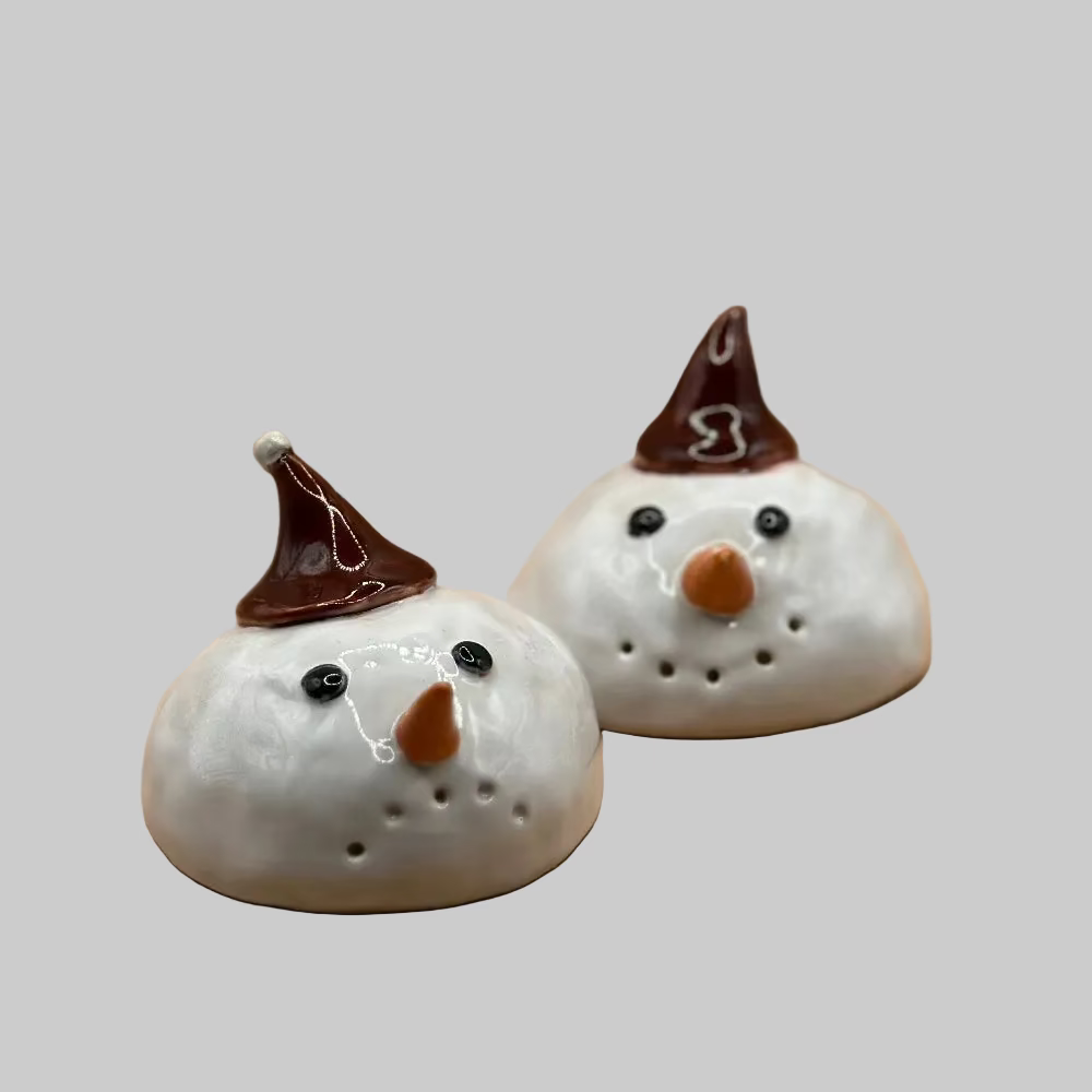 RG Ceramic / Smeltede snemænd - Smeltede snemænd i par.
Dekorative snemænd i keramik til vinter og jul.