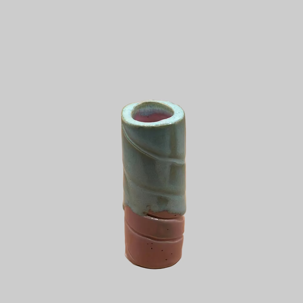 RG Ceramic / Keramik Lysestage / Vase / Lyseblå & Lyserød.
Dekorativ vase i keramik til moderne bolig.