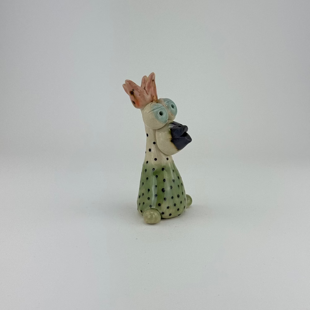 Unik keramisk kunstfigur med store øjne
