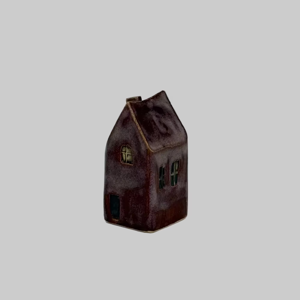RG Ceramic / Keramik hus / Bordeaux 02.
Dekorativt keramik hus til moderne bolig.