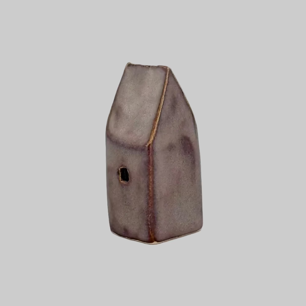 RG Ceramic / Keramik Hus / Blomme 02.
Lille dekorationshus i keramik fra RG Ceramic.