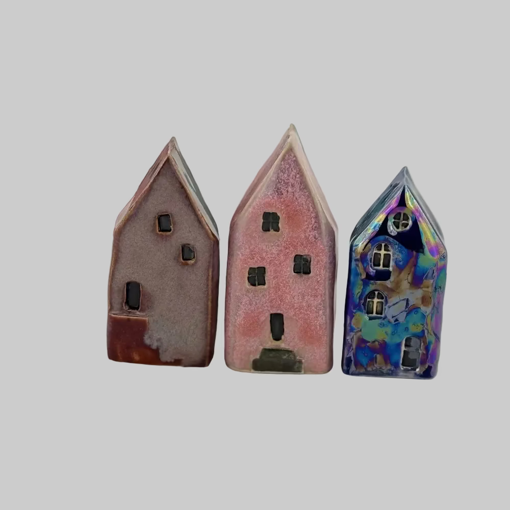 RG Ceramic / Keramik Hus / Keramikhuse sammen i lille by.
Unika hus i keramik fra RG Ceramic.