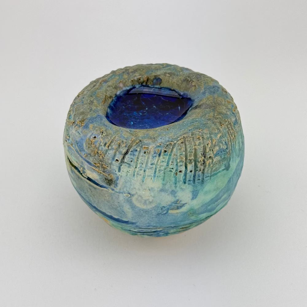 Blå Skulpturel kugle - Stentøj - Skovsø