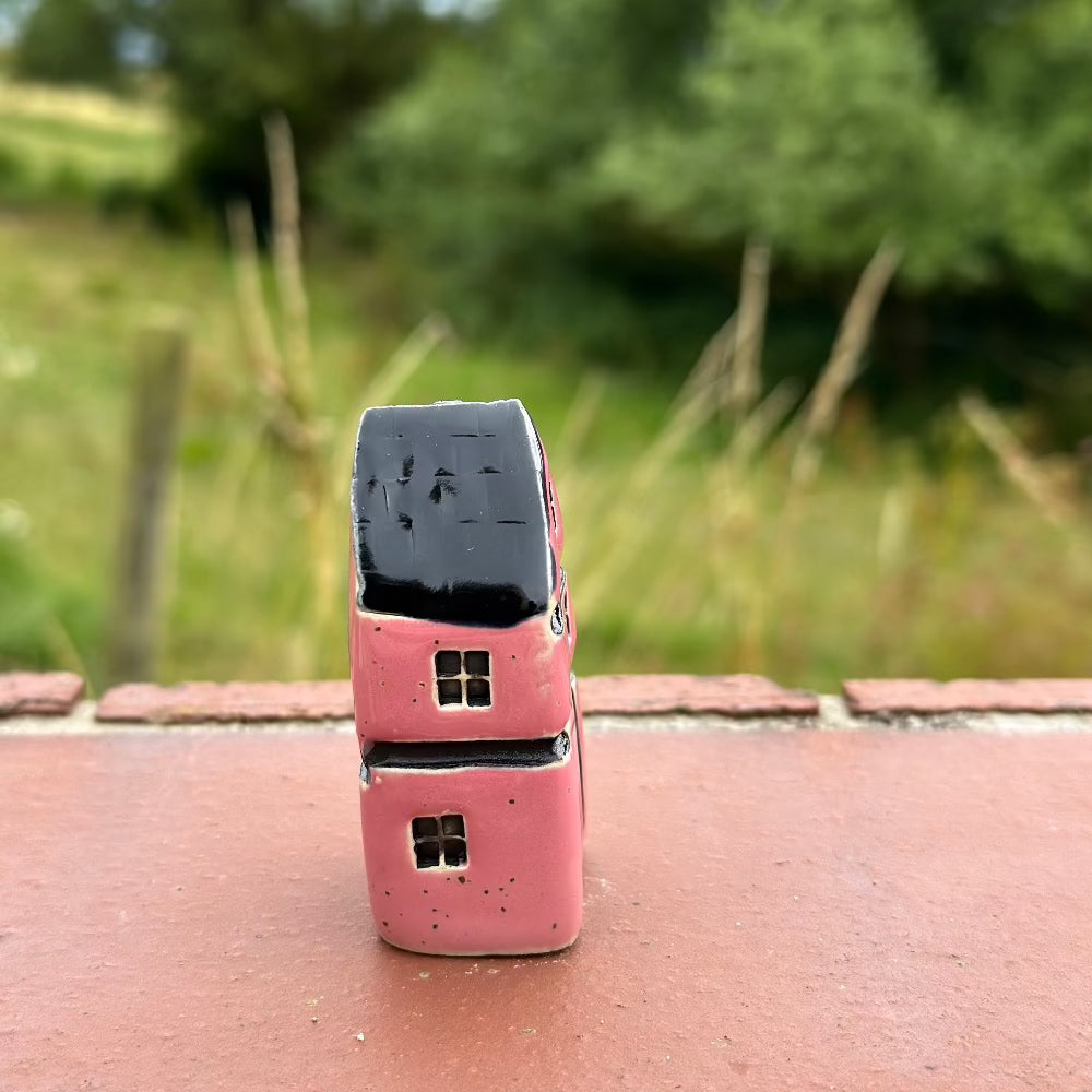 Nyborg Hus / Keramik / Flagvinduer / Rosa