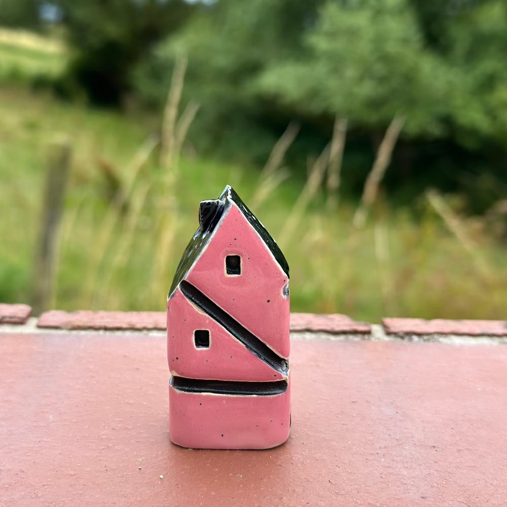 Nyborg Hus / Keramik / Enkelt-vinduer / Rosa