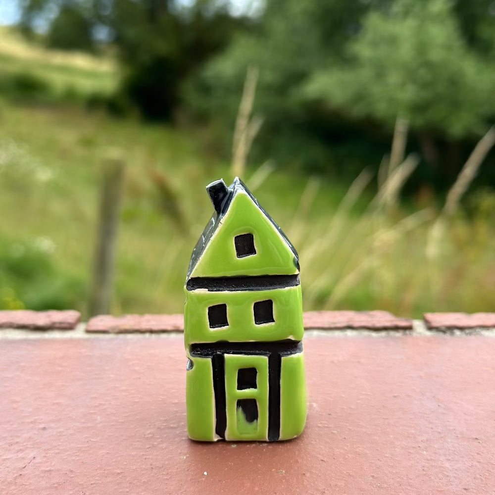 Hus / Neon Grøn / Keramik