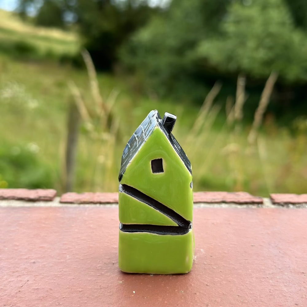 Hus / Neon Grøn / Keramik