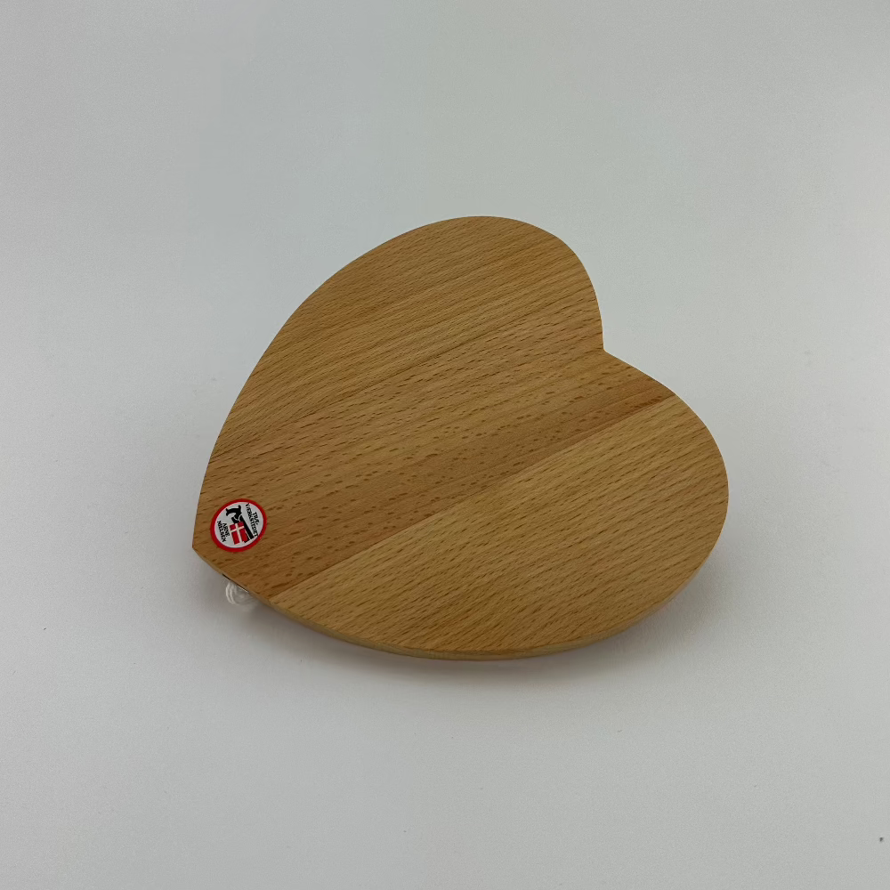 Skærebræt / Hjerte / Flere størrelser / Lyst Træ