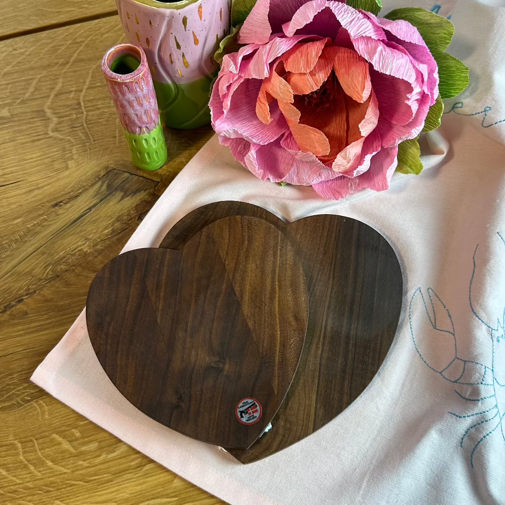 Skærebræt / Hjerte / Flere størrelser / Mørkt Træ