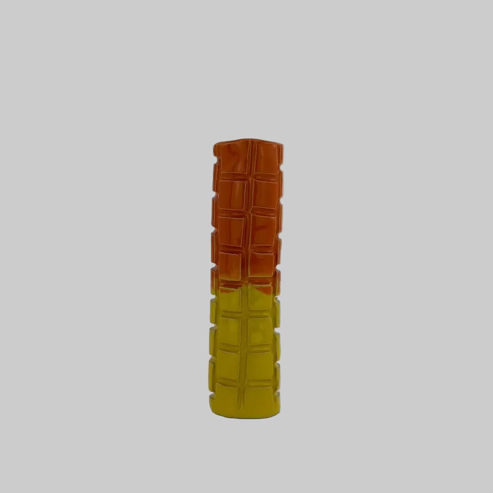 RG Ceramic / Keramik Lysestage / Vase / Orange & Gul / Stor.
Farverig keramik lysestage med kunstnerisk udtryk.
