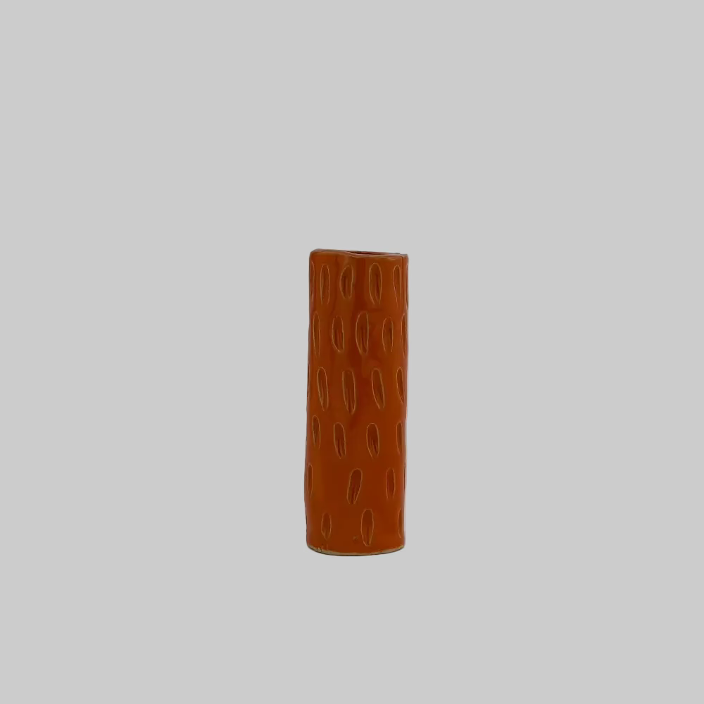 RG Ceramic / Lysestage / Vase / Orange / Mellem.
Dekorativ vase i keramik til moderne bolig.