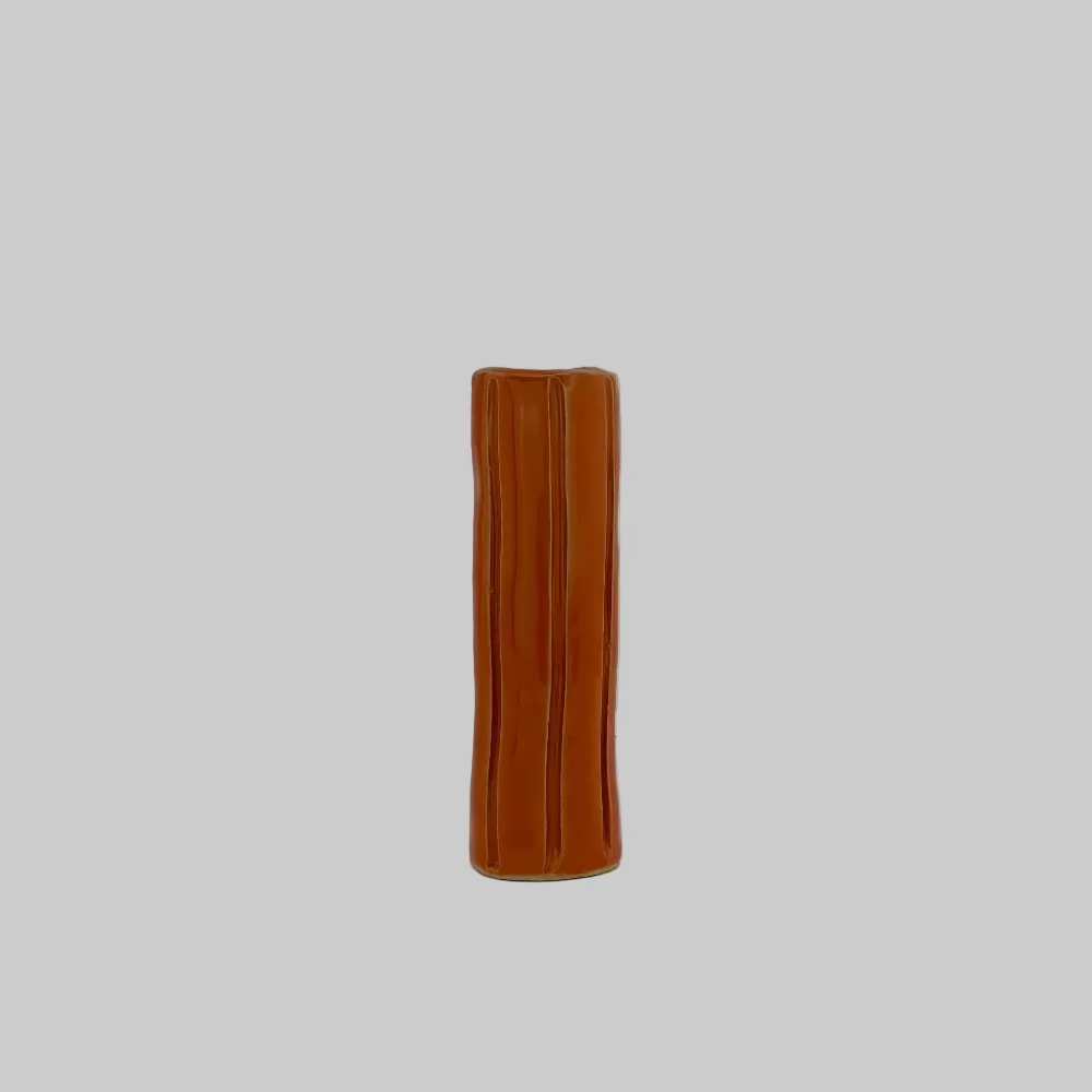 RG Ceramic / Lysestage / Vase / Orange / Mellem.
Farverig keramik lysestage med kunstnerisk udtryk i orange.