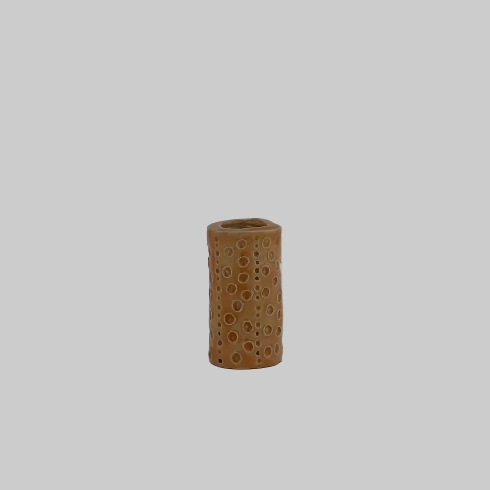 RG Ceramic / Lysestage / Vase / Ferskenfarve / Lille.
Unik keramik dekoration til lys eller blomster.