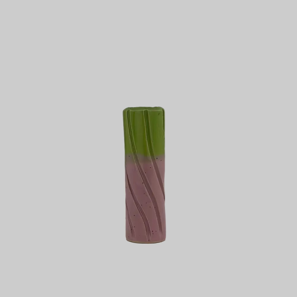 RG Ceramic / Lysestage / Vase / Lysegrøn & Lyserød / Mellem.
Dekorativ håndlavet keramik lysestage i farver.