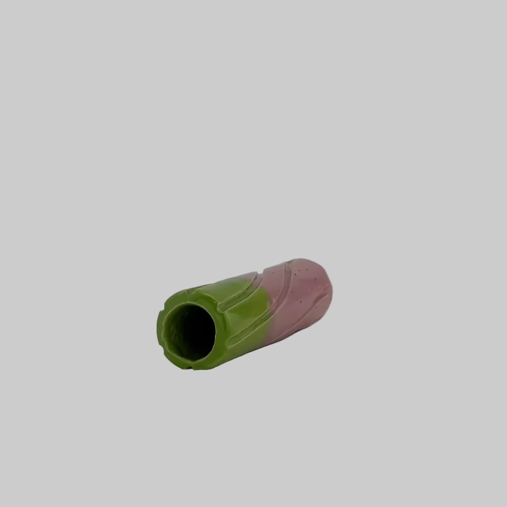 RG Ceramic / Lysestage / Vase / Lysegrøn & Lyserød / Mellem.
Farverig håndlavet keramik til boligindretning.