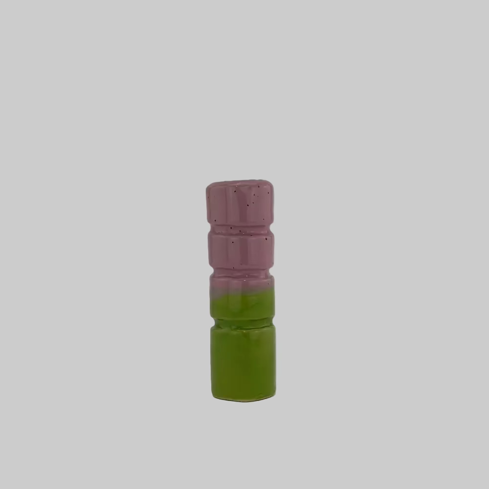 RG Ceramic / Lysestage / Vase / Lyserød & Lysegrøn / Mellem.
Dekorativ keramik lysestage i moderne design.