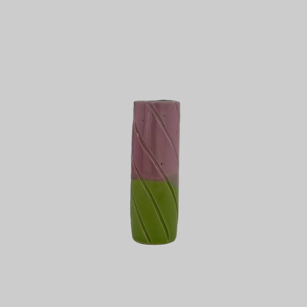 RG Ceramic / Keramisk Lysestage / Vase / Lyserød & Lysegrøn / Mellem.
Dekorativ håndlavet keramik lysestage i lyserød og lysegrøn.