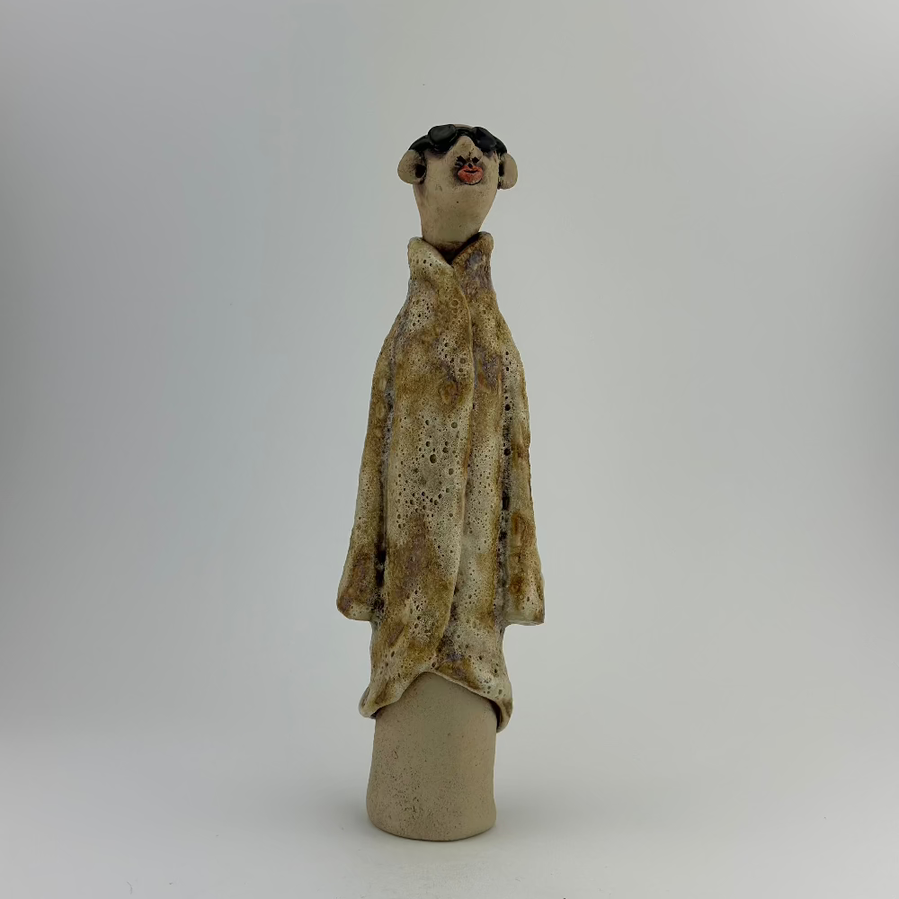 Keramisk figur / Kiss Me / Solbriller / Brun