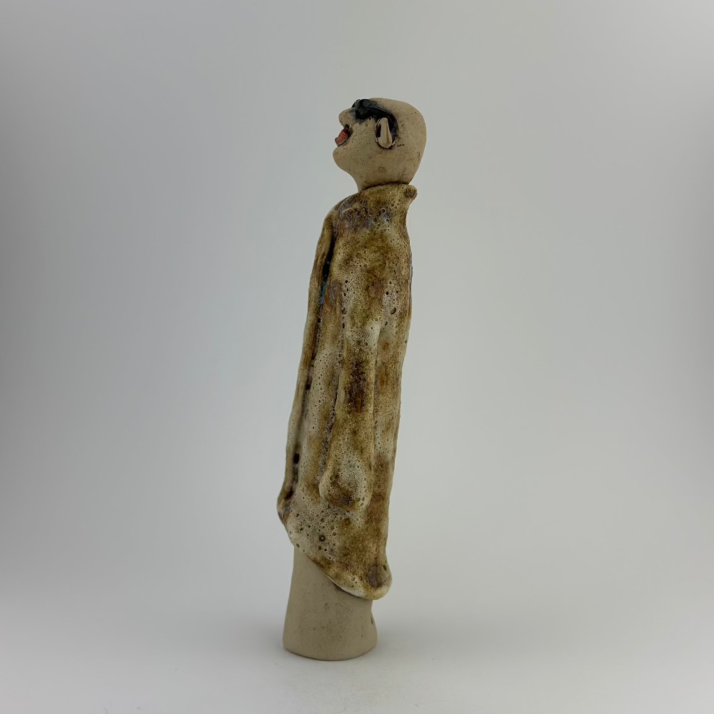 Keramisk figur / Kiss Me / Solbriller / Brun