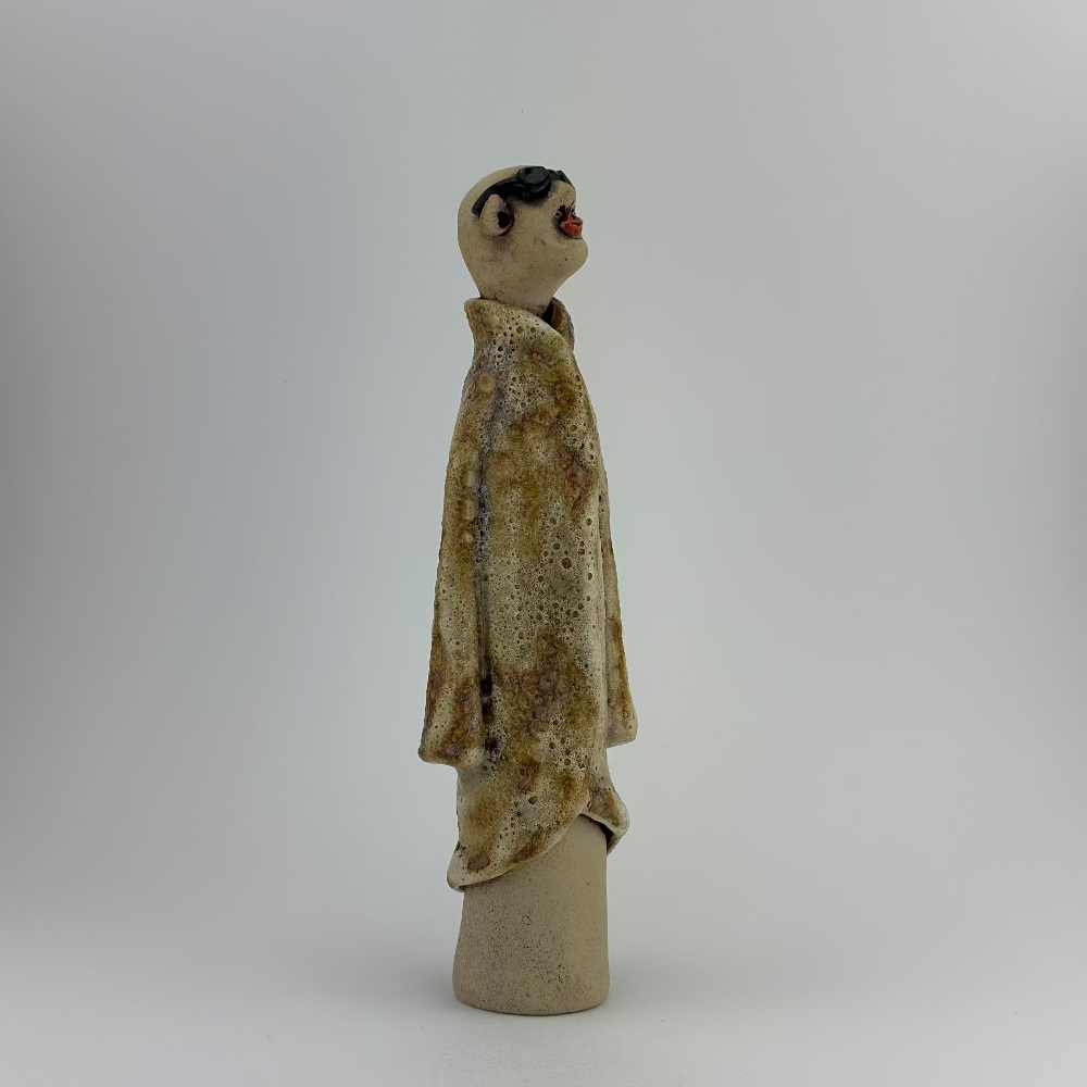 Keramisk figur / Kiss Me / Solbriller / Brun