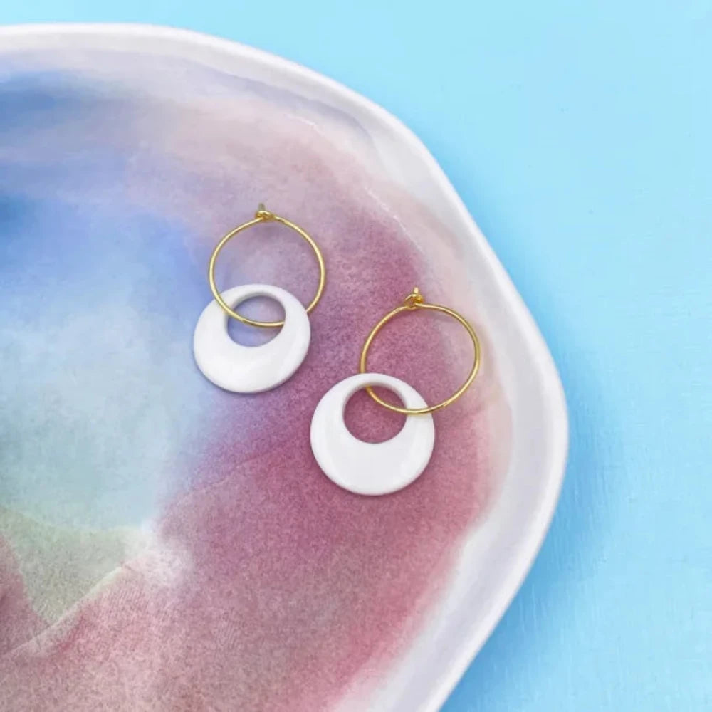 By Gabay / Øreringe / Moon / Hvid / Lille / Forgyldt Sterlingsølv