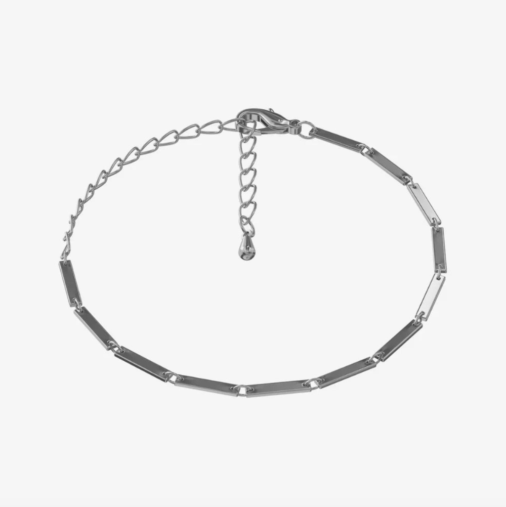 Jewelry by Grundled / Armbånd / York / Forsølvet.
Elegant sølvbelagt ledarmbånd med blank finish.