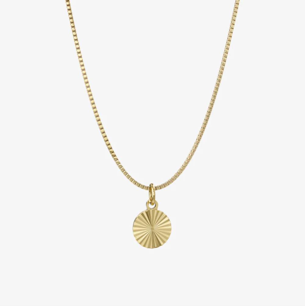Jewelry by Grundled / Halskæde / Scarlett / Forgyldt.
Guldbelagt Scarlett halskæde med rundt vedhæng fra Grundled.