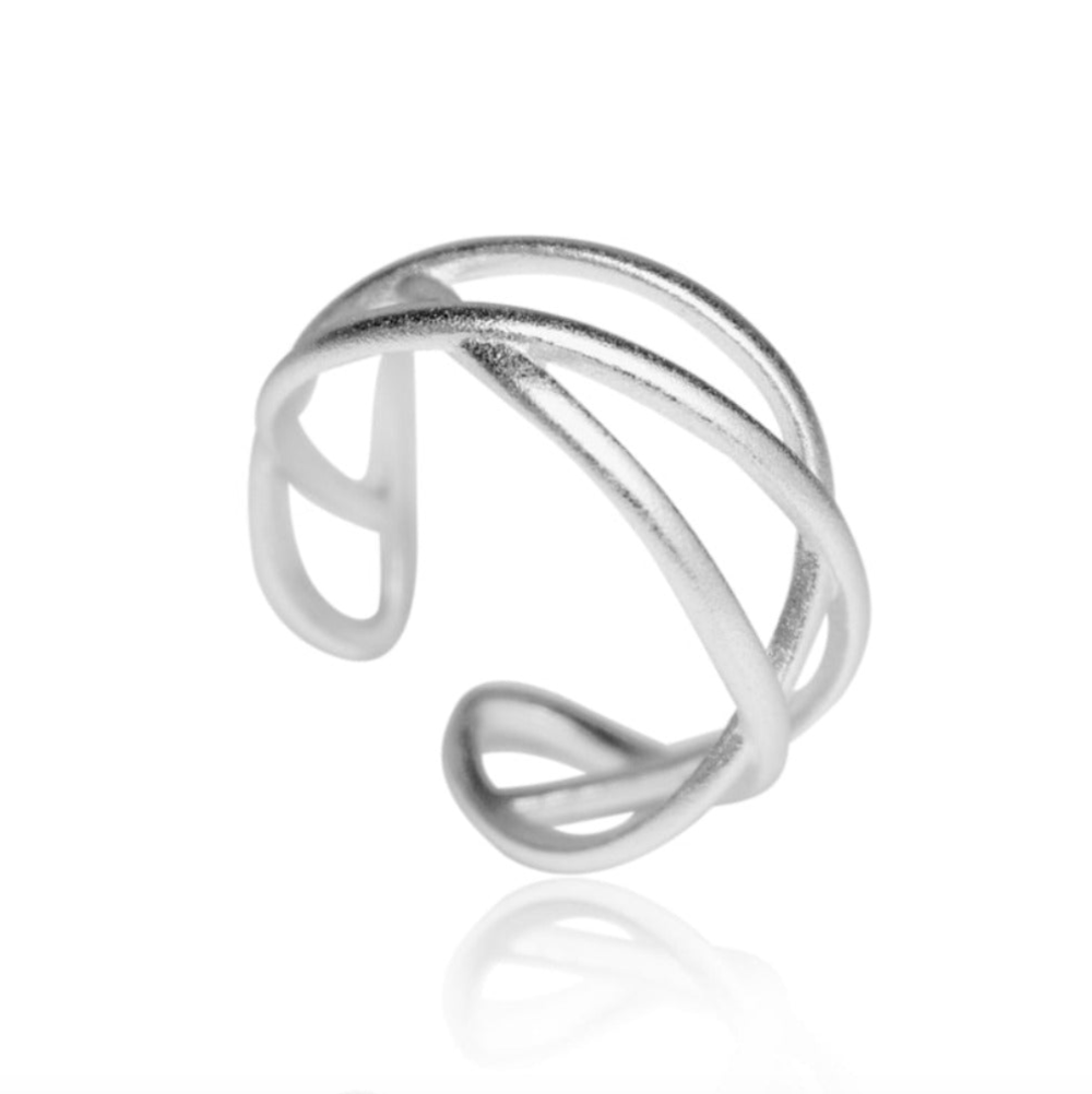 Ring / Malia / Sølvbelagt / Zefina Denmark.
Stilren statement ring med mat finish fra Zefina Denmark.