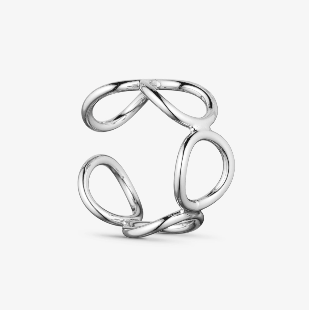 Ring / Ellen / Sølvbelagt. Moderne ring med organiske former og cirkulære detaljer fra Grundled.