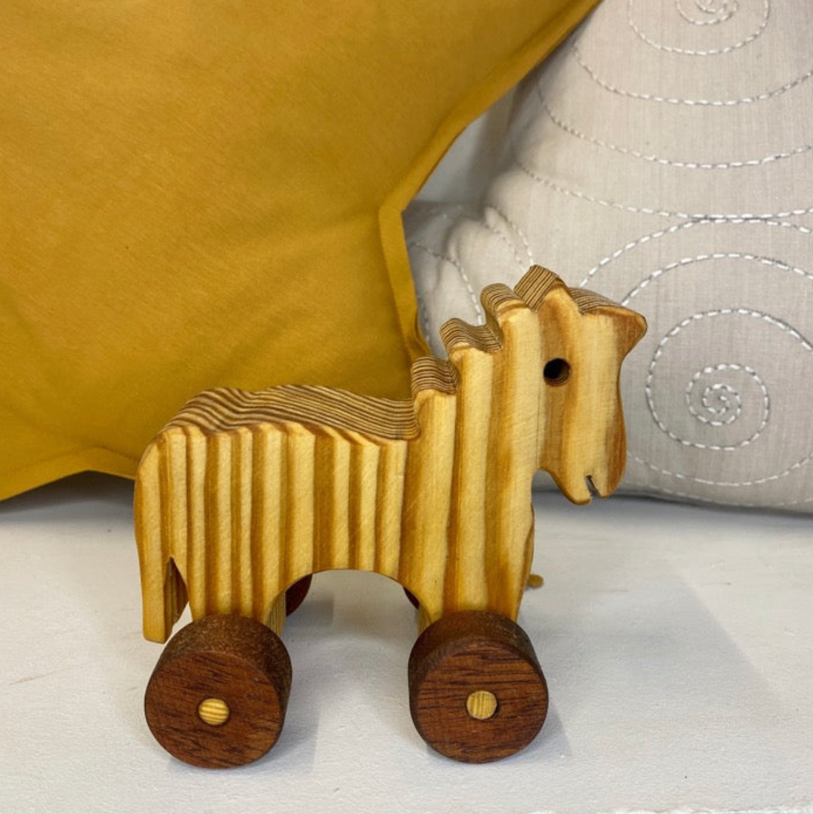 Hest på hjul / Lille / Træ
