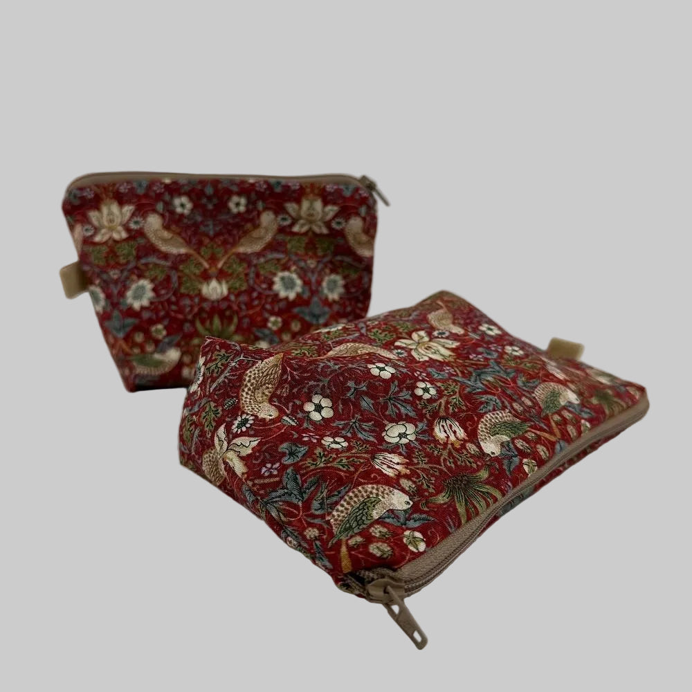 Makeuppung / Røde Blomster / Mellem