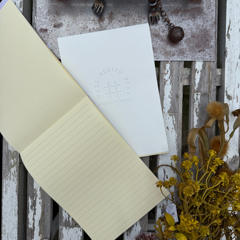 Skriveblok / A5 / Linjeret / Hvid