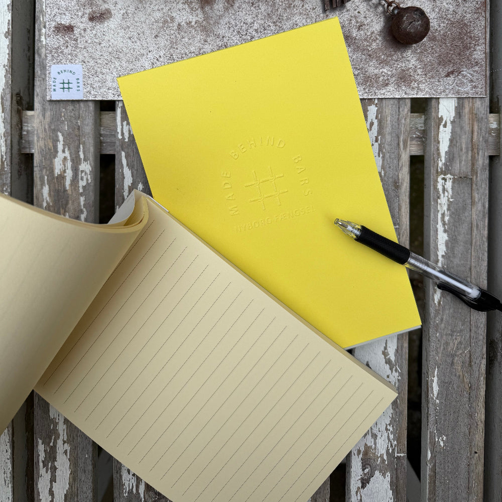 Skriveblok / A5 / Linjeret / Gul