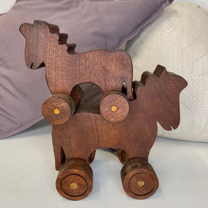 Jost lille hest på hjul - Mahogni