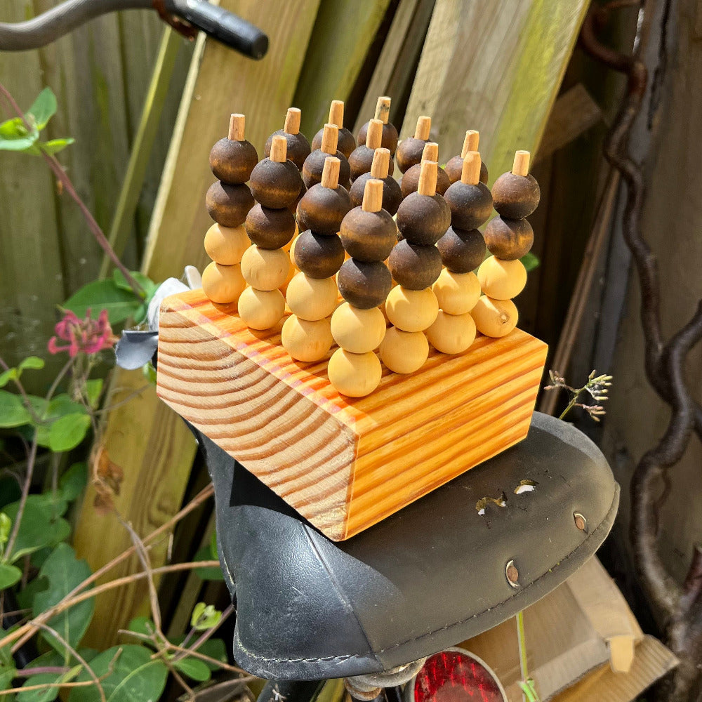 Jost 4 på stribe træspil - Sort