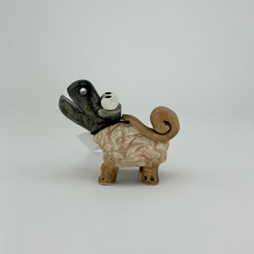 Keramik figur med debat 