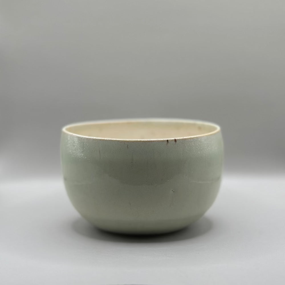 Krus / Keramik / Lys Mintgrøn. - Krus i keramik forfra.