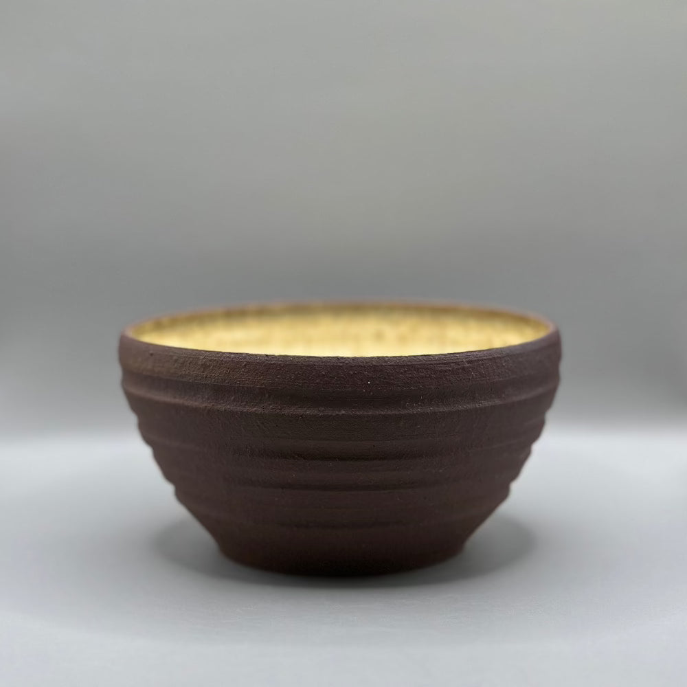 Skål / Keramik / Brun & Grøn. - Skål i keramik fra siden.
