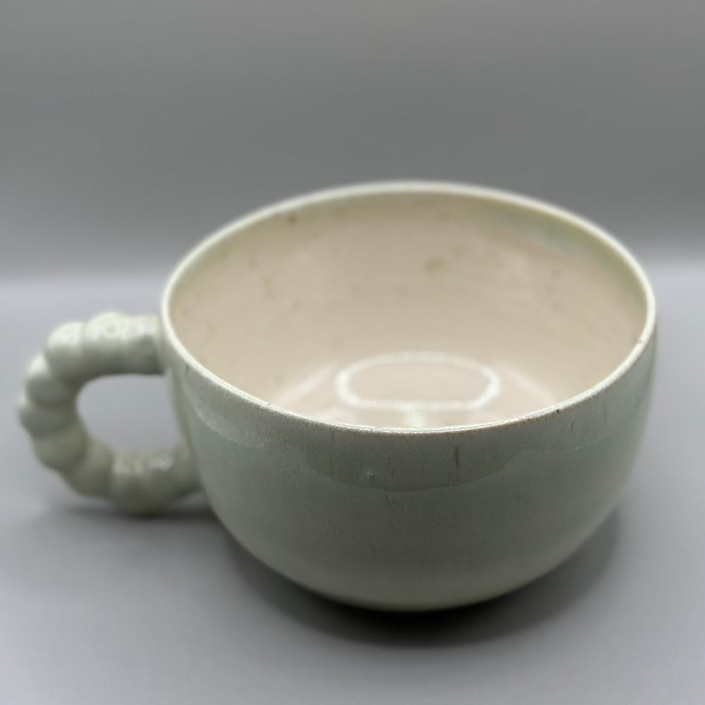 Krus / Keramik / Lys Mintgrøn. - Krus i keramik tæt på.