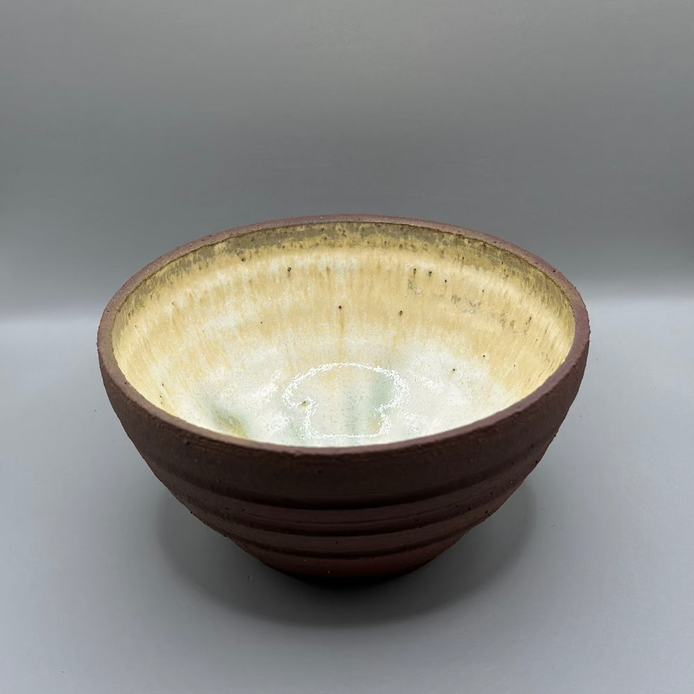 Skål / Keramik / Brun & Grøn. - Skål i keramik tæt på.