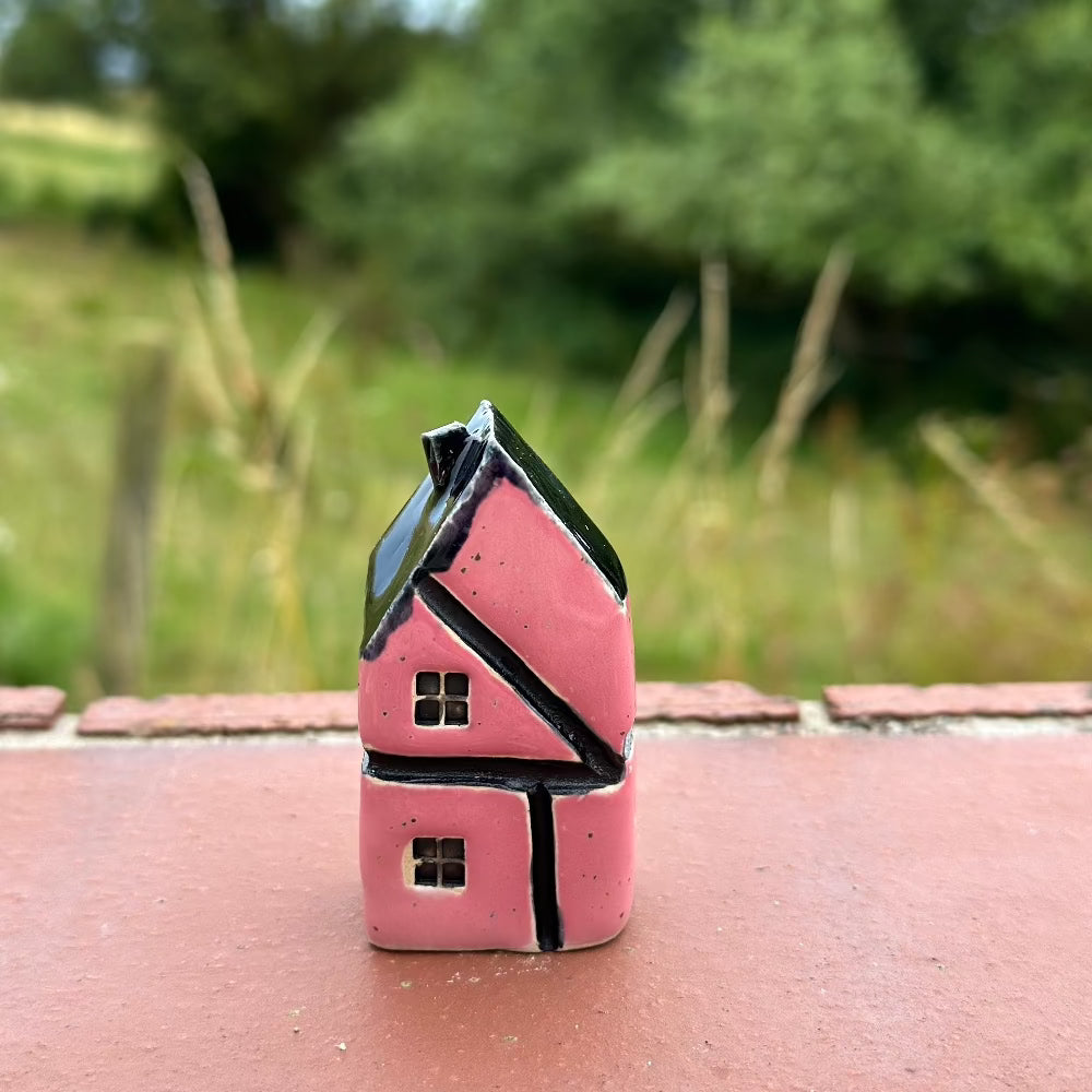 Nyborg Hus / Keramik / Flagvinduer / Rosa