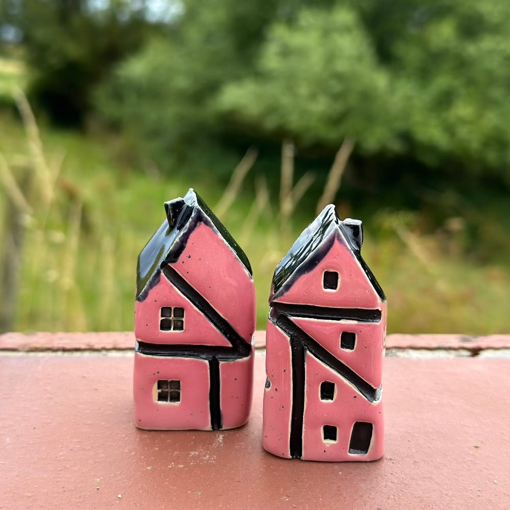 Nyborg Hus / Keramik / Flagvinduer / Rosa