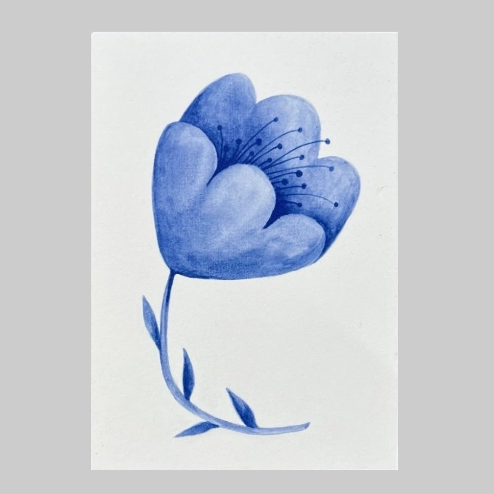 Håndtegnet kort i karton fra Det Gyldne Blad – perfekt til gave / Anledningskort Blå blomst