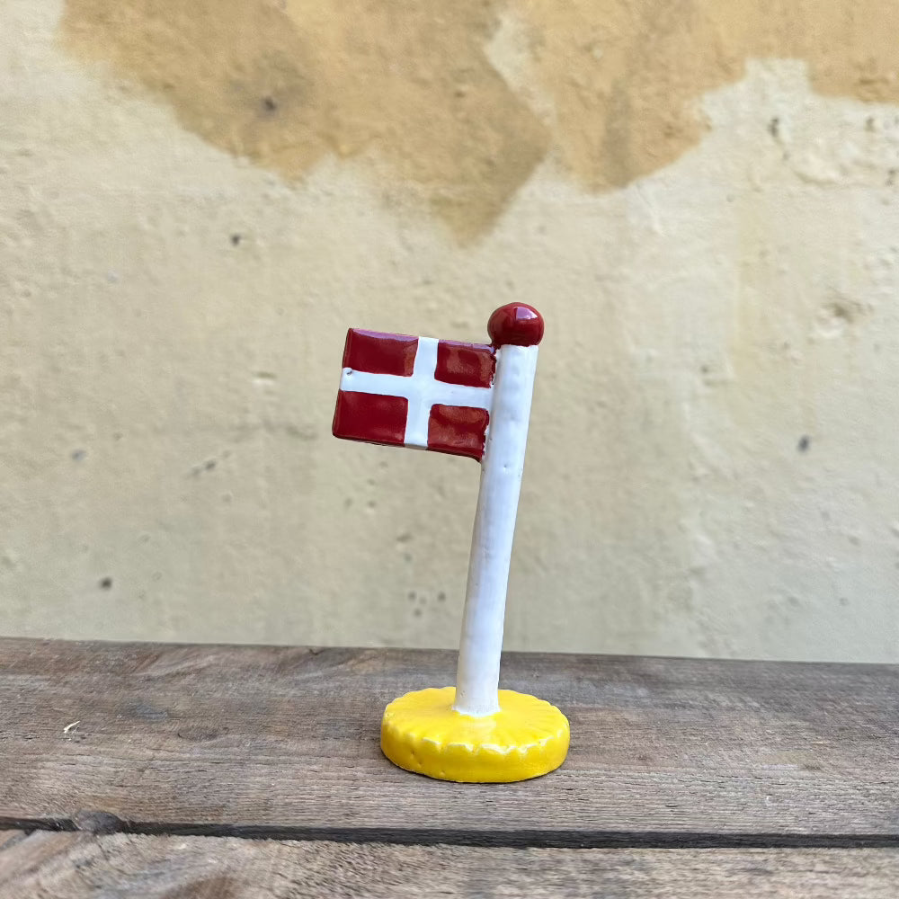 Klassisk Dannebrog / Pale Mirabelle