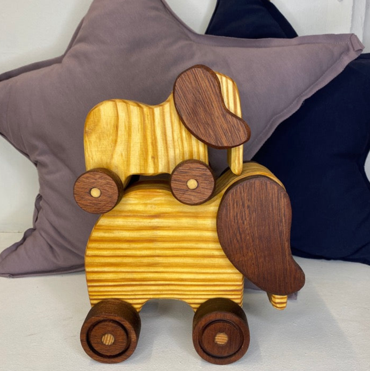 Elefant på hjul / Stor / Sibirisk lærketræ