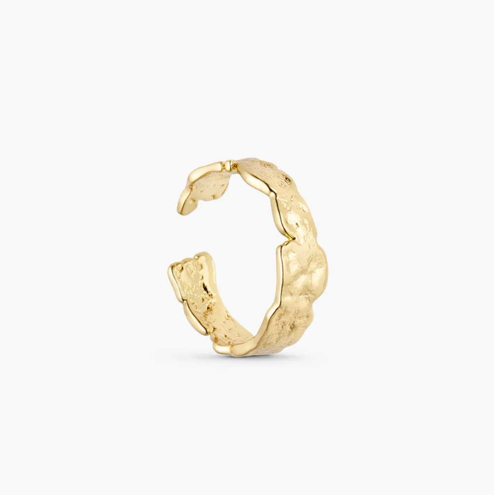 Jewelry by Grundled / Ring / Nina / Forgyldt.
Guldbelagt Nina ring med organisk design fra Grundled.
