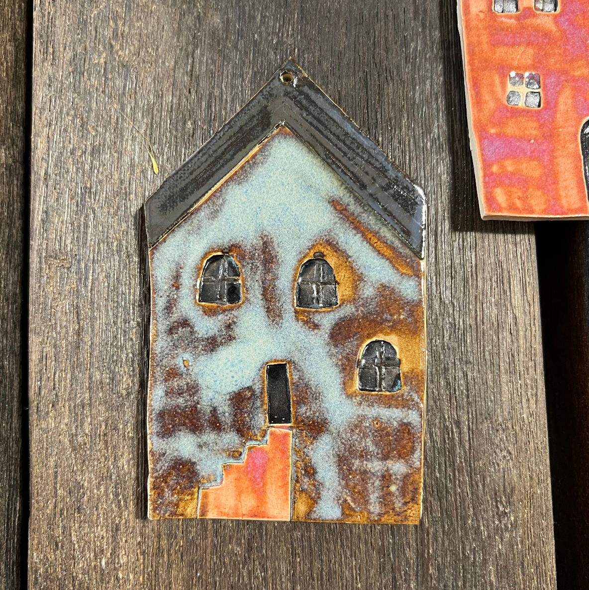 Hus / Vægophæng / Keramik