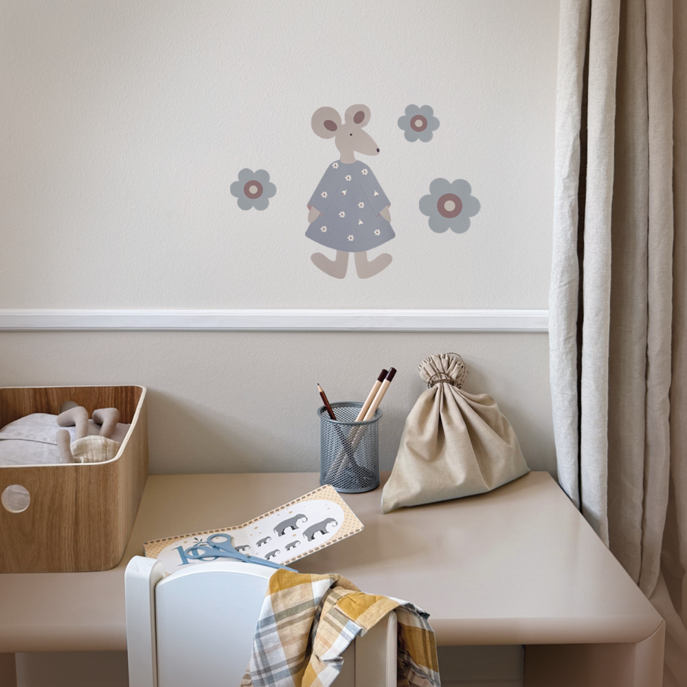 Wallsticker mus i blå kjole 