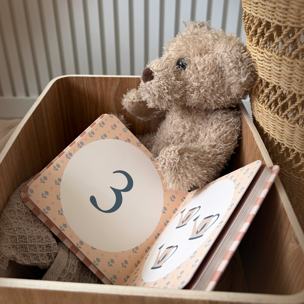 Tællebog / Tallene fra 1 til 10 / Rød / Moa ny Moa. Tællebog i skandinavisk design til børn med tal fra 1 til 10.