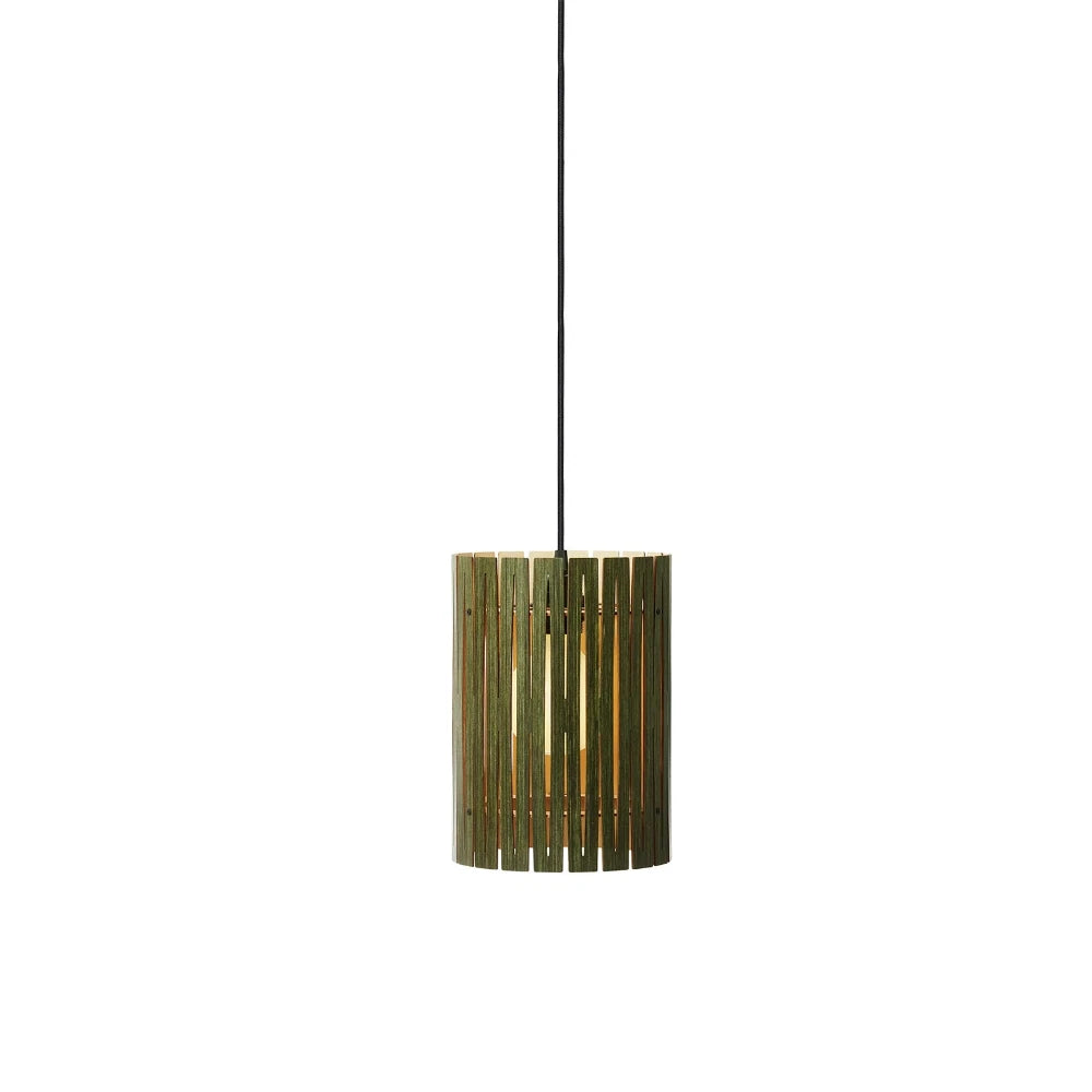 NKJ Design / Pendellampe / WOOD ONE / Birch Forest Green.
Grøn WOOD ONE pendellampe i birketræ fra NKJ Design.